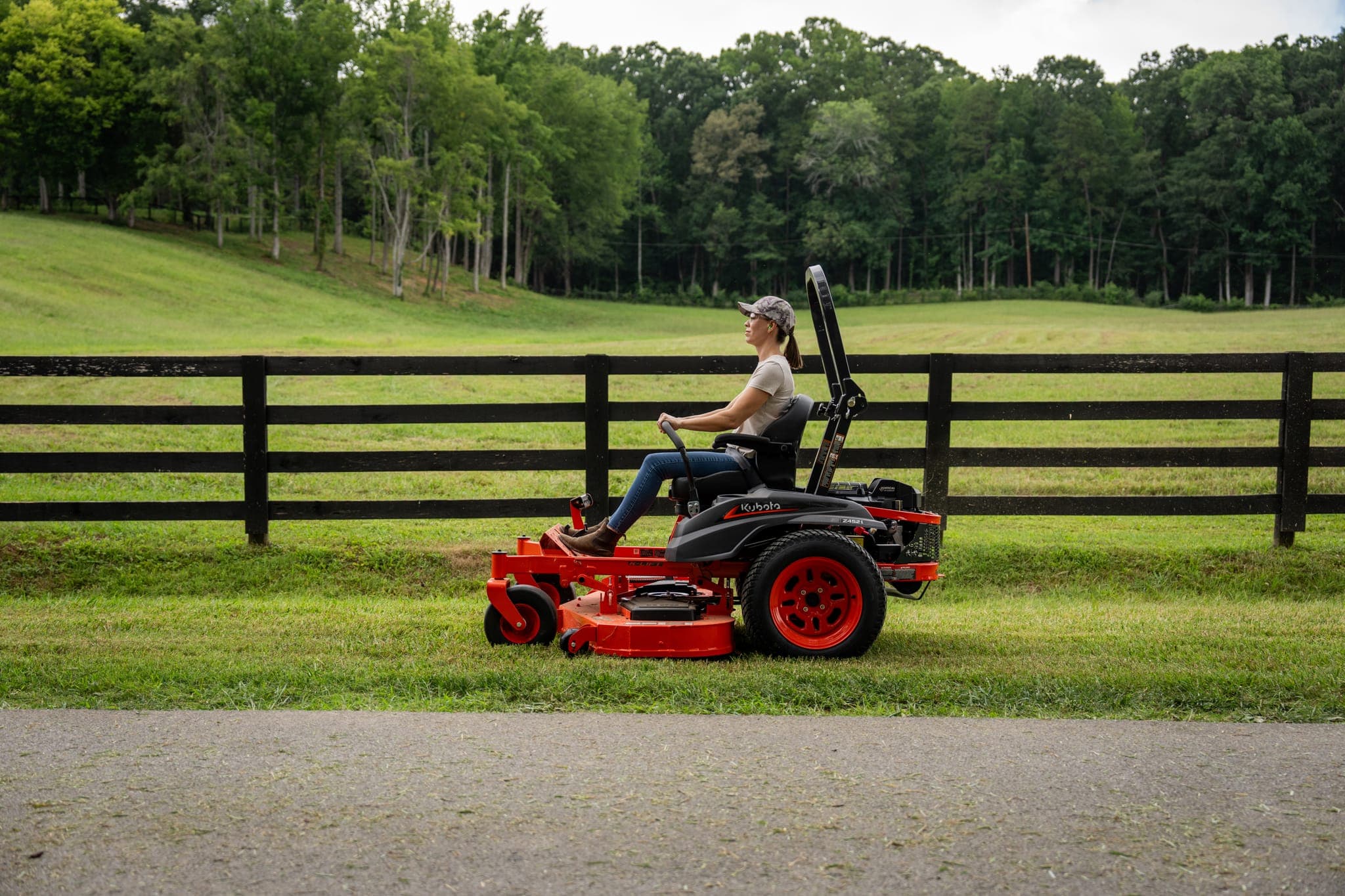 Zero-Turn Kubota Mowers — photo 4