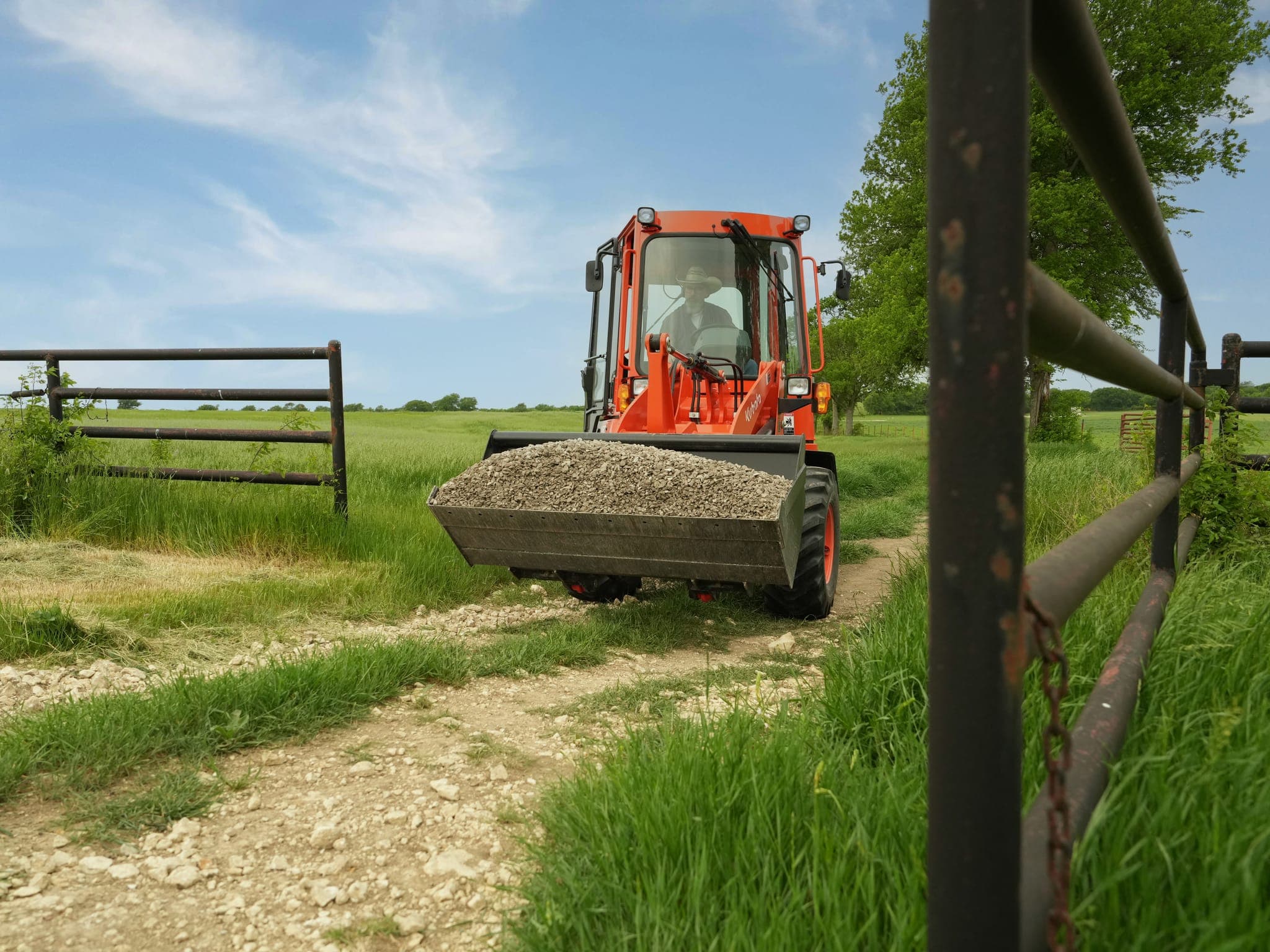 R430 Kubota Wheel Loaders — photo 3