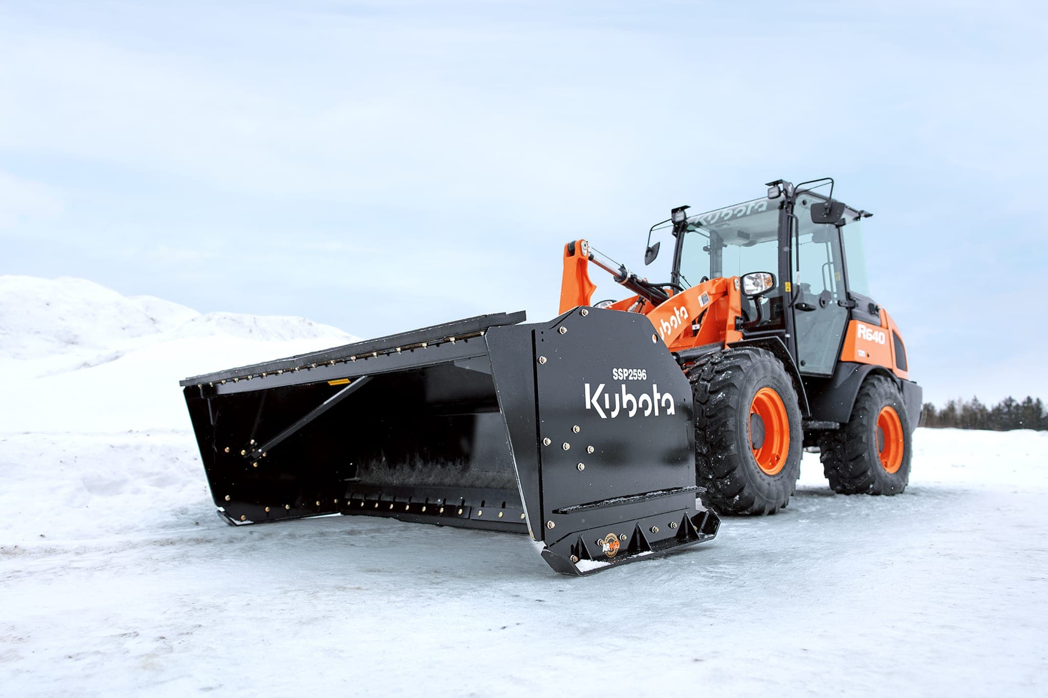 R640 Kubota Wheel Loaders — photo 1