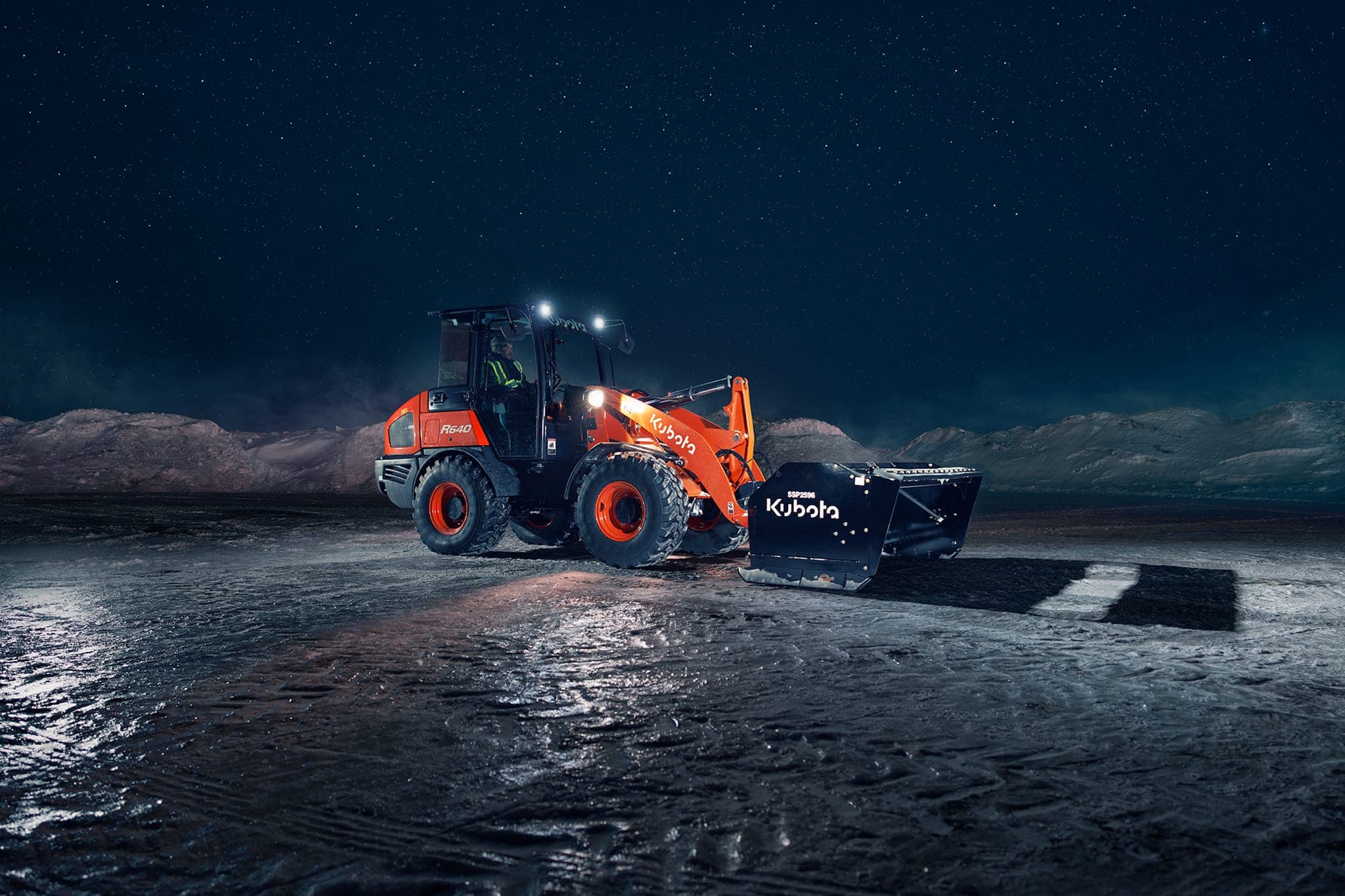 R640 Kubota Wheel Loaders — photo 4